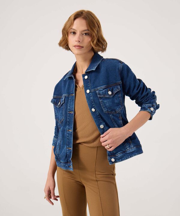 Chaqueta trucker en tono azul oscuro  image number null