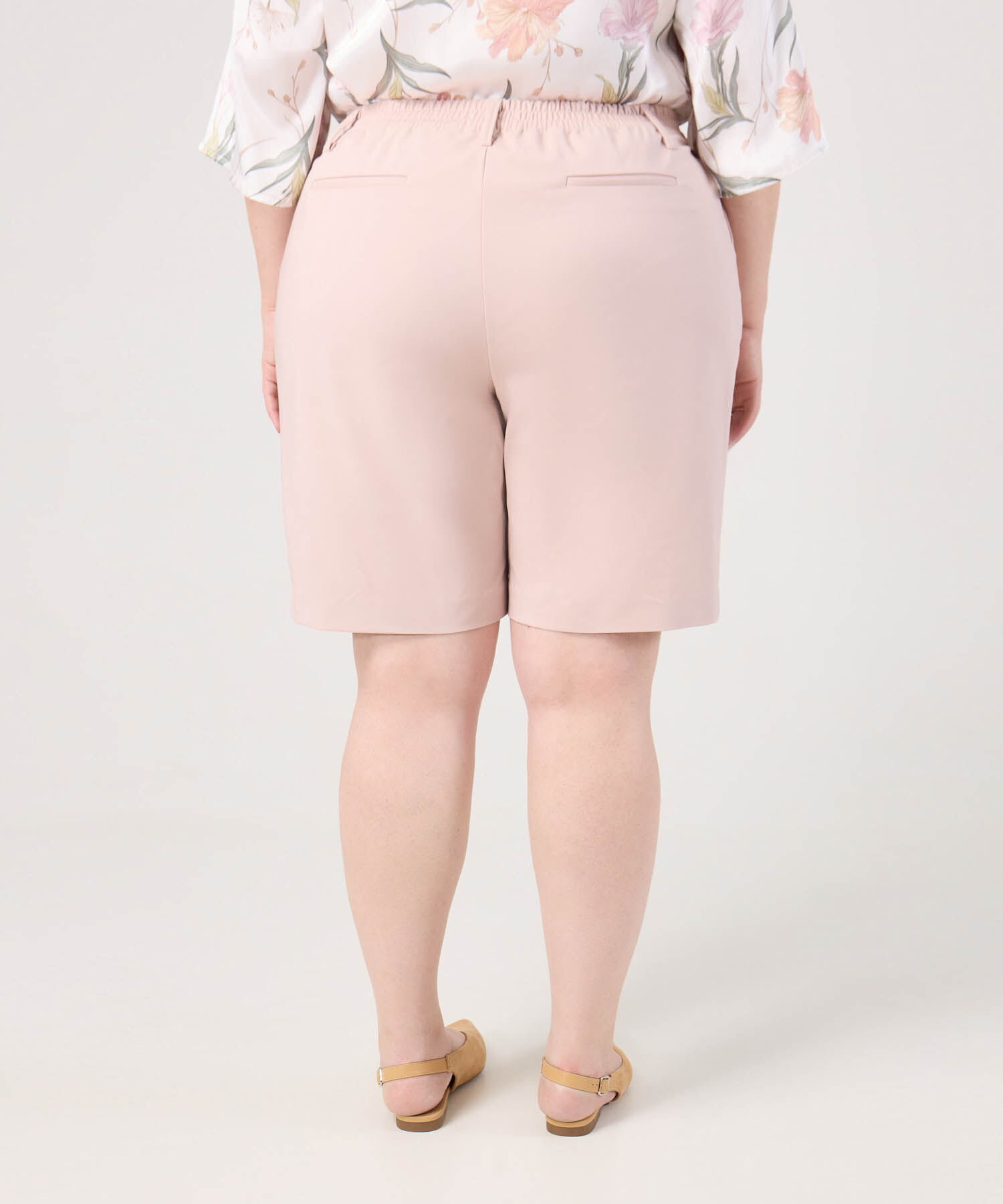 Bermuda Sastrera Con Pinzas Para Mujer Curvy