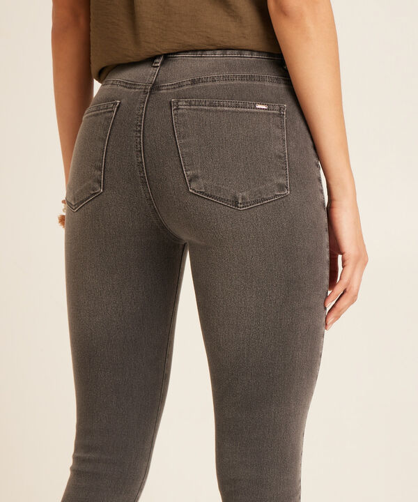 Jean Skinny Tono Oscuro