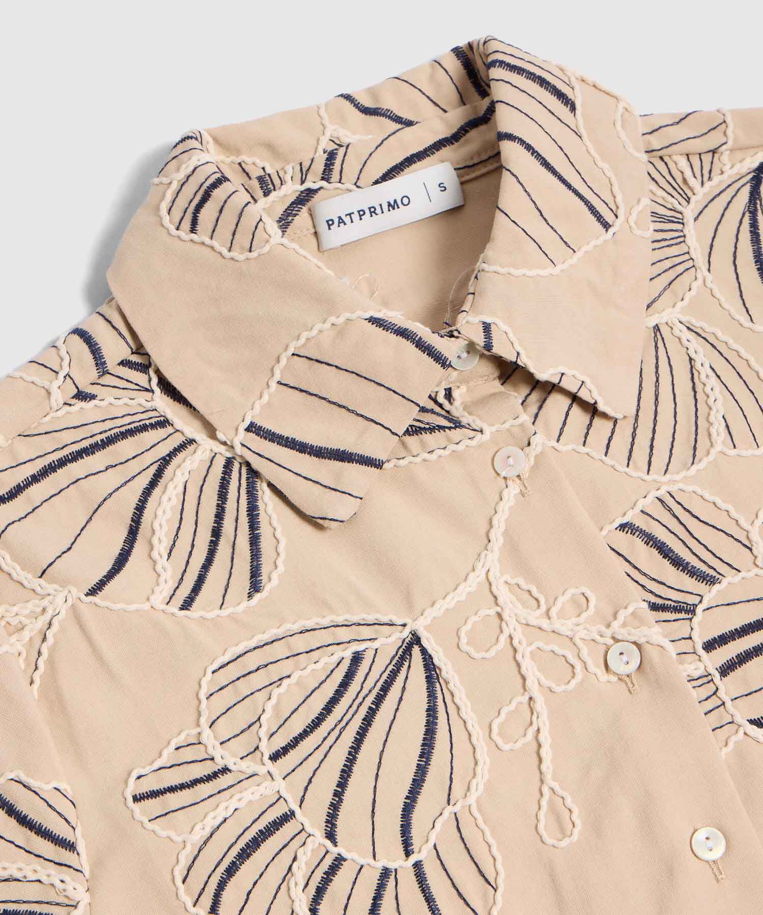 Blusa Camisera con Bordado Floral para Mujer