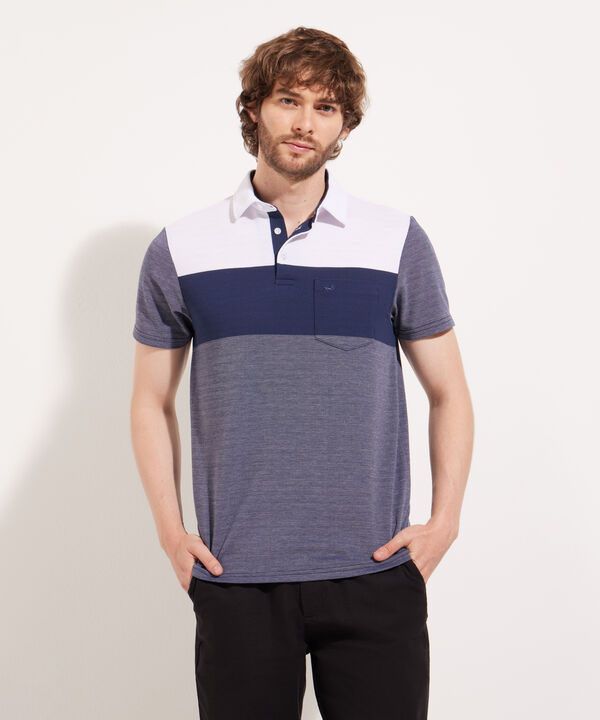 Polo Preteñida, Cuello Duro Unicolor Con Bolsillo Y Silueta Slim Fit