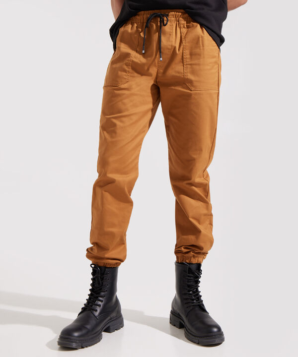 Pantalón Moda Tipo Jogger Unicolor, Cintura Elástica Con Cordón Ajustable Y Bolsillos De Parche, Silueta Regular Fit, Tribal  Tribal