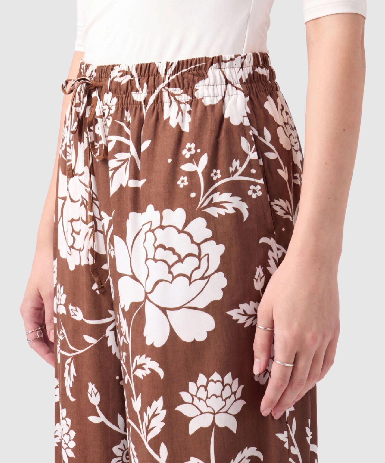 Pantal&oacute;n Fluido Bota Ancha Mujer