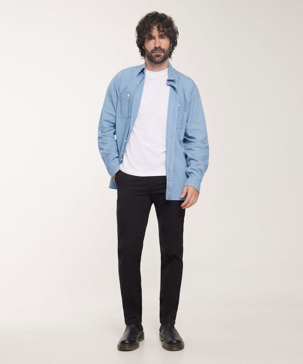 Camisa Camisa Masculina Con Bolsillos Tono Claro.