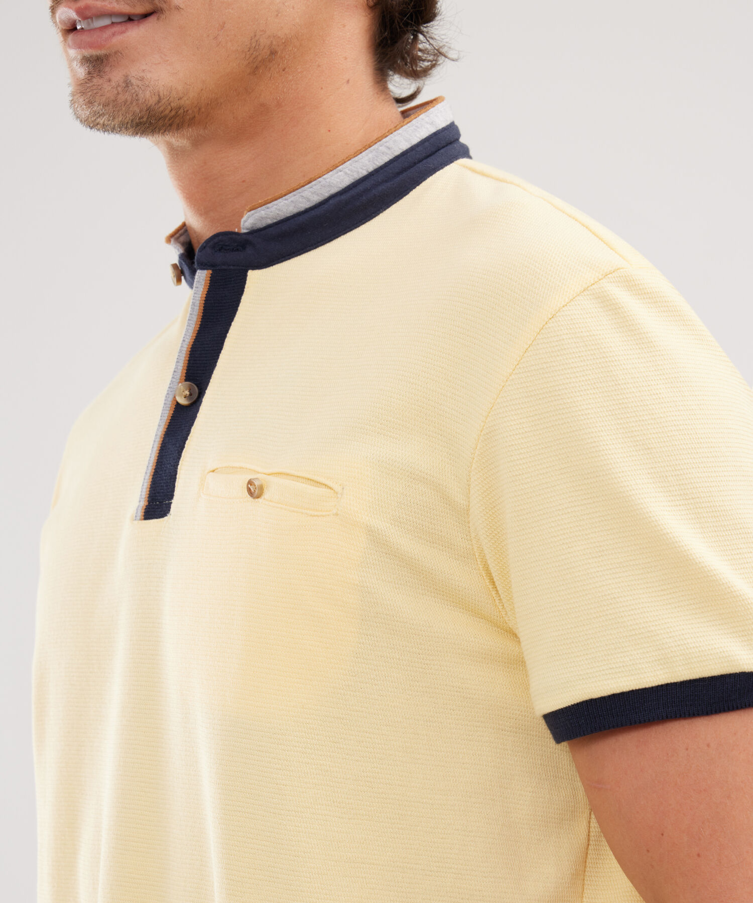 Polo Cuello Neru Con Bolsillo