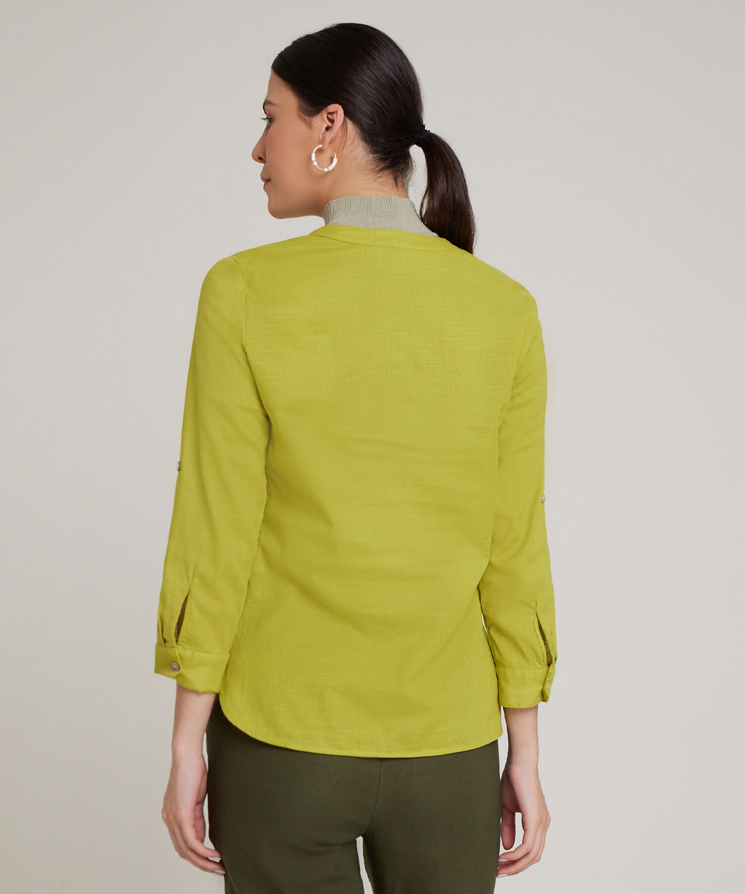 Blusa  Manga Larga Con Bolsillo Unicolor