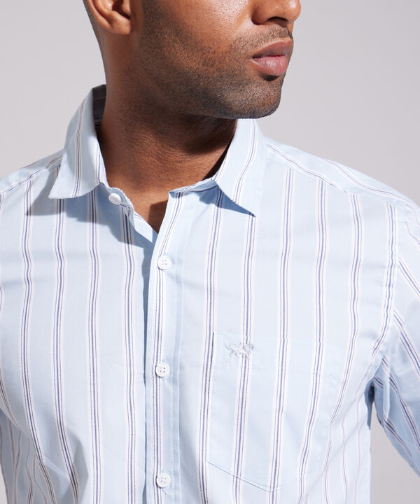 Camisa Preteñida Manga Corta Con Bolsillo Y Silueta Regular Fit