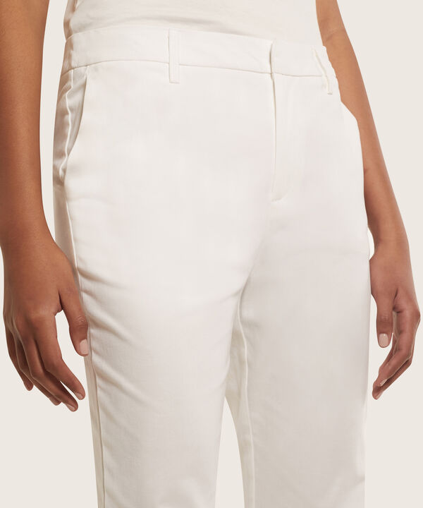 Pantalon Capri Unicolor image number null