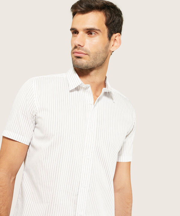 Camisa Manga Corta Prete&ntilde;ida, Cuello Formal image number null