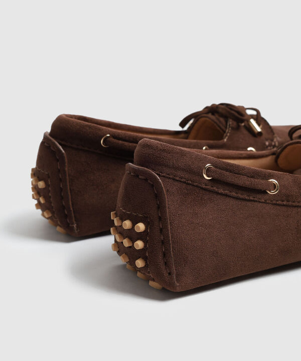 Mocas&iacute;n De Gamuza Con Lazo Para Mujer image number null