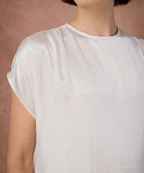 Blusa Texturizada Manga Corta  image number null