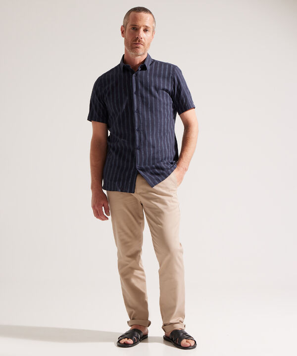 Pantalón Tipo Chino con Bolsillos
