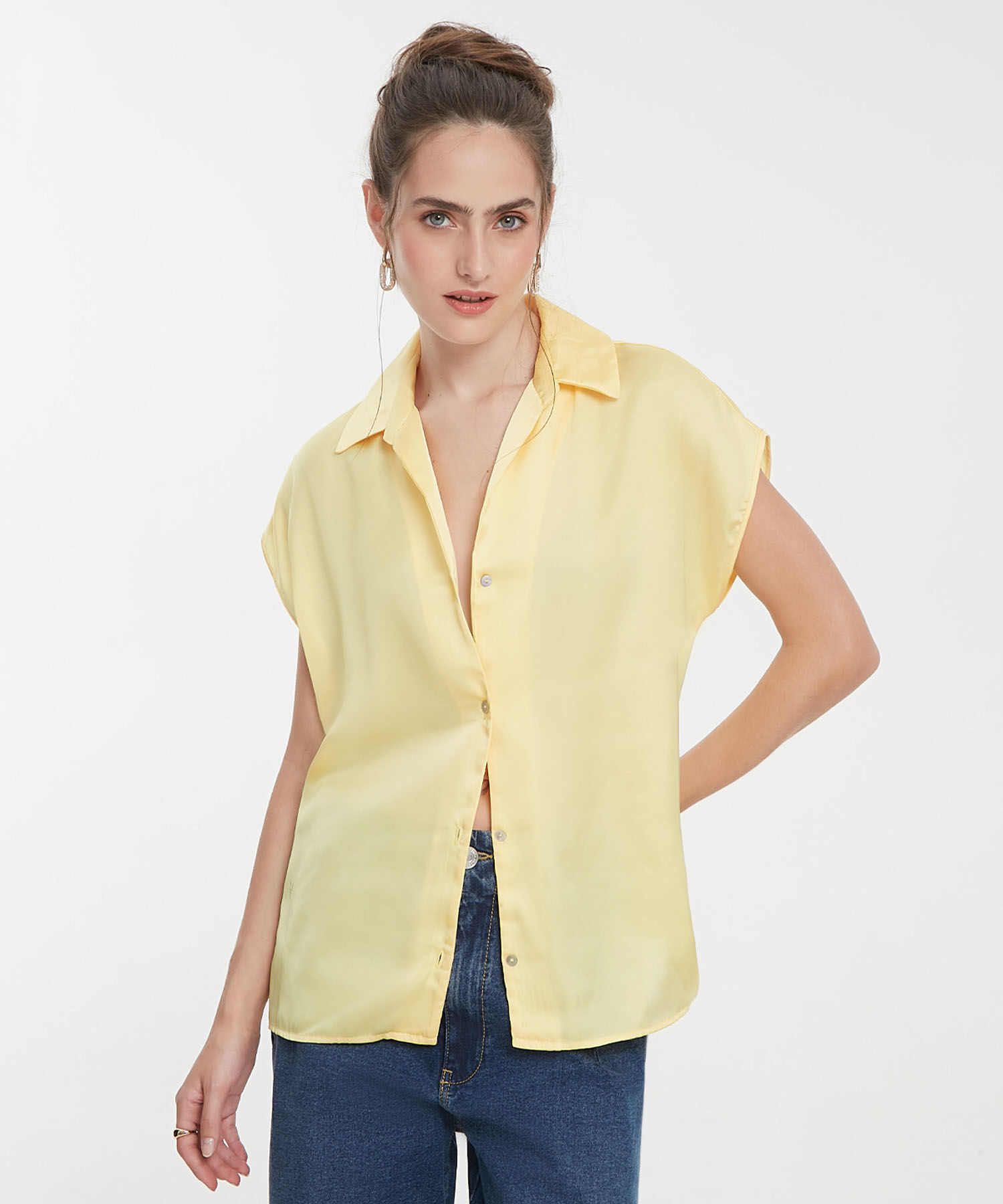 Blusa Camisera con Escote en V Compra ahora Patprimo
