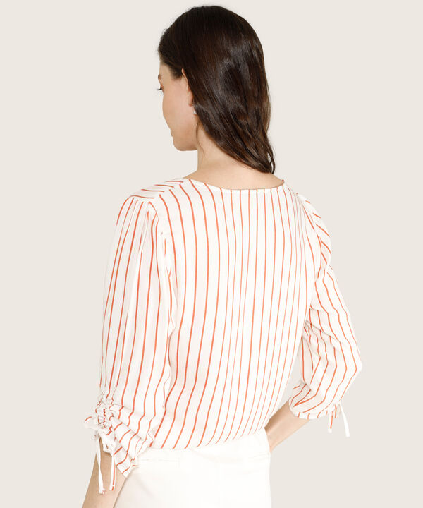 Blusa Manga 3/4 Con Detalle En Pu&ntilde;o