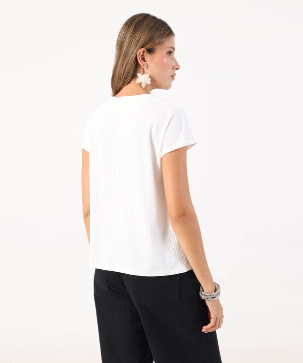 Camiseta Texturizada Con Cuello En V Para Mujer