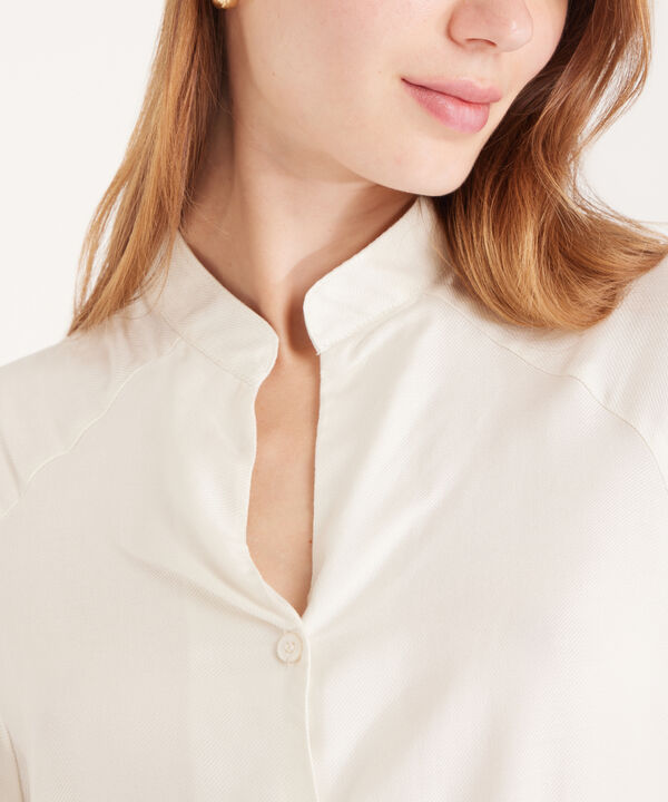 Blusa Unicolor Manga Corta Rangland, Cuello V Con Botonadura En Frente