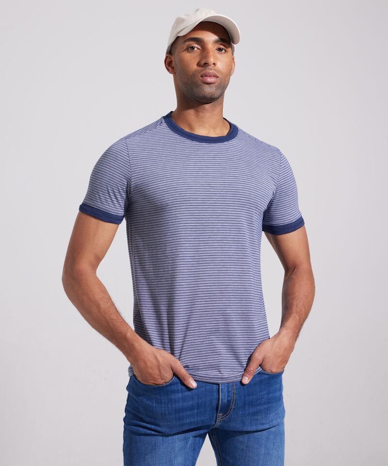 Camiseta Cuello Redondo Con Tira Tejida En Cuello Y Pu&ntilde;o