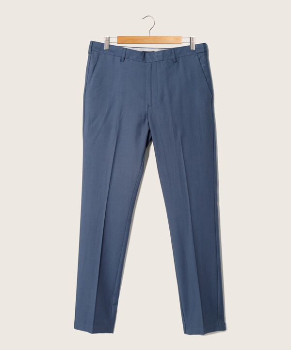Pantalón Chino Con Detalles De Pretina
