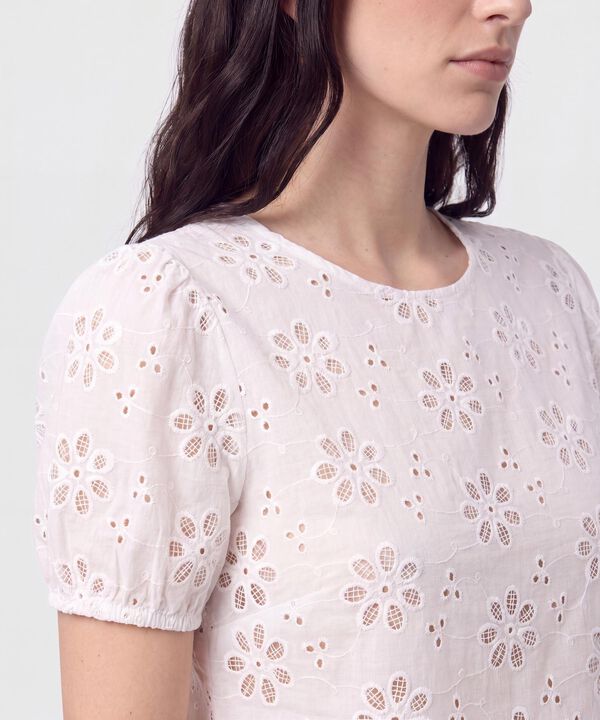Blusa con Ojalillos Manga Globo Mujer