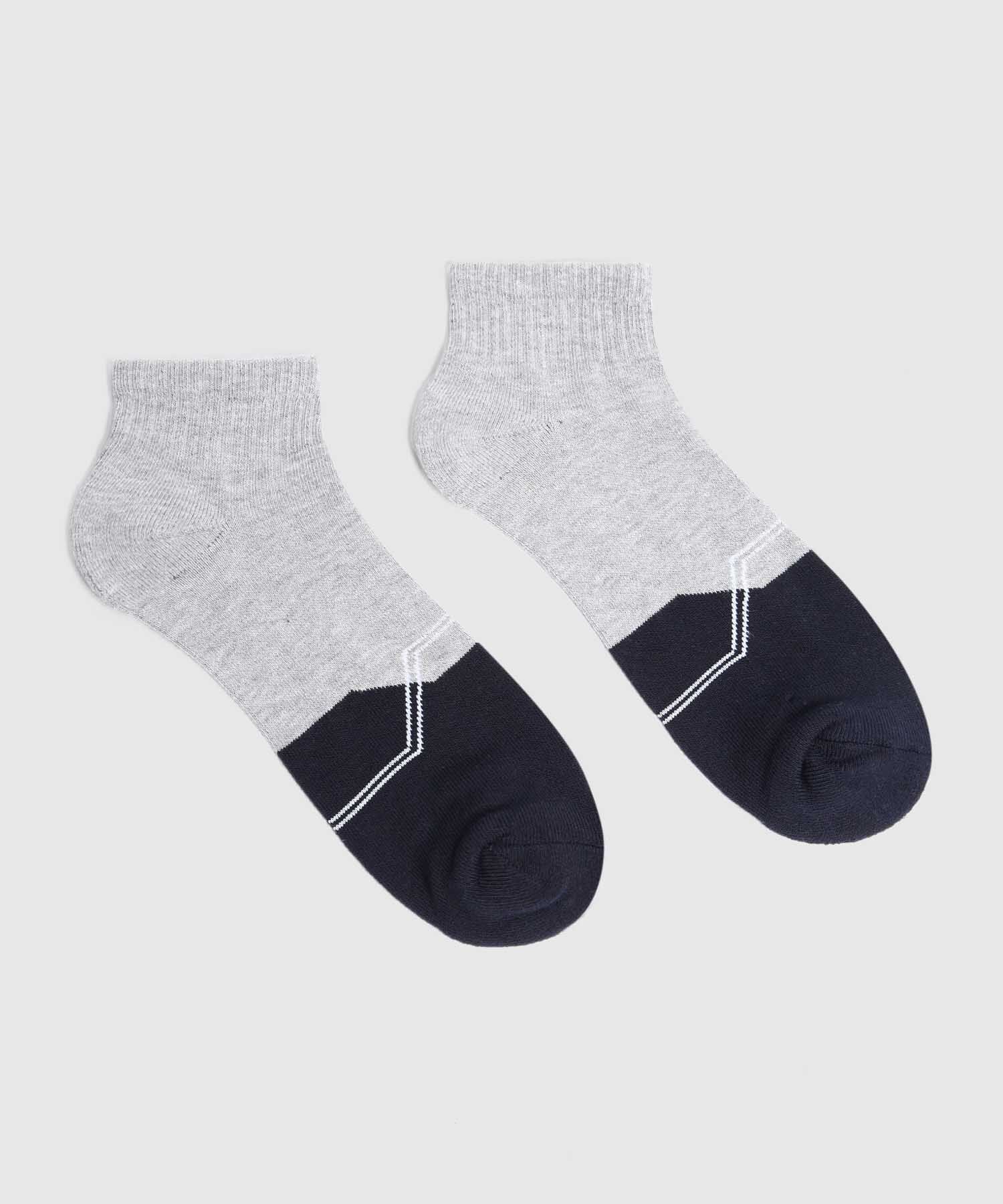 Medias Deportivas con L&iacute;neas