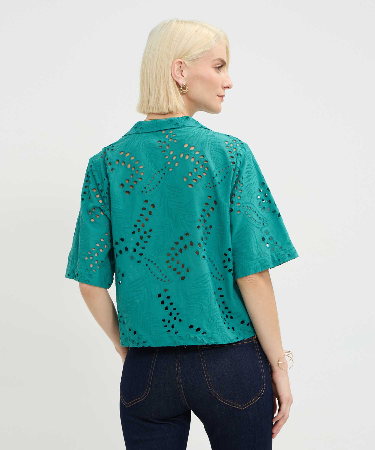 Camisa Unicolor En Ojalillo