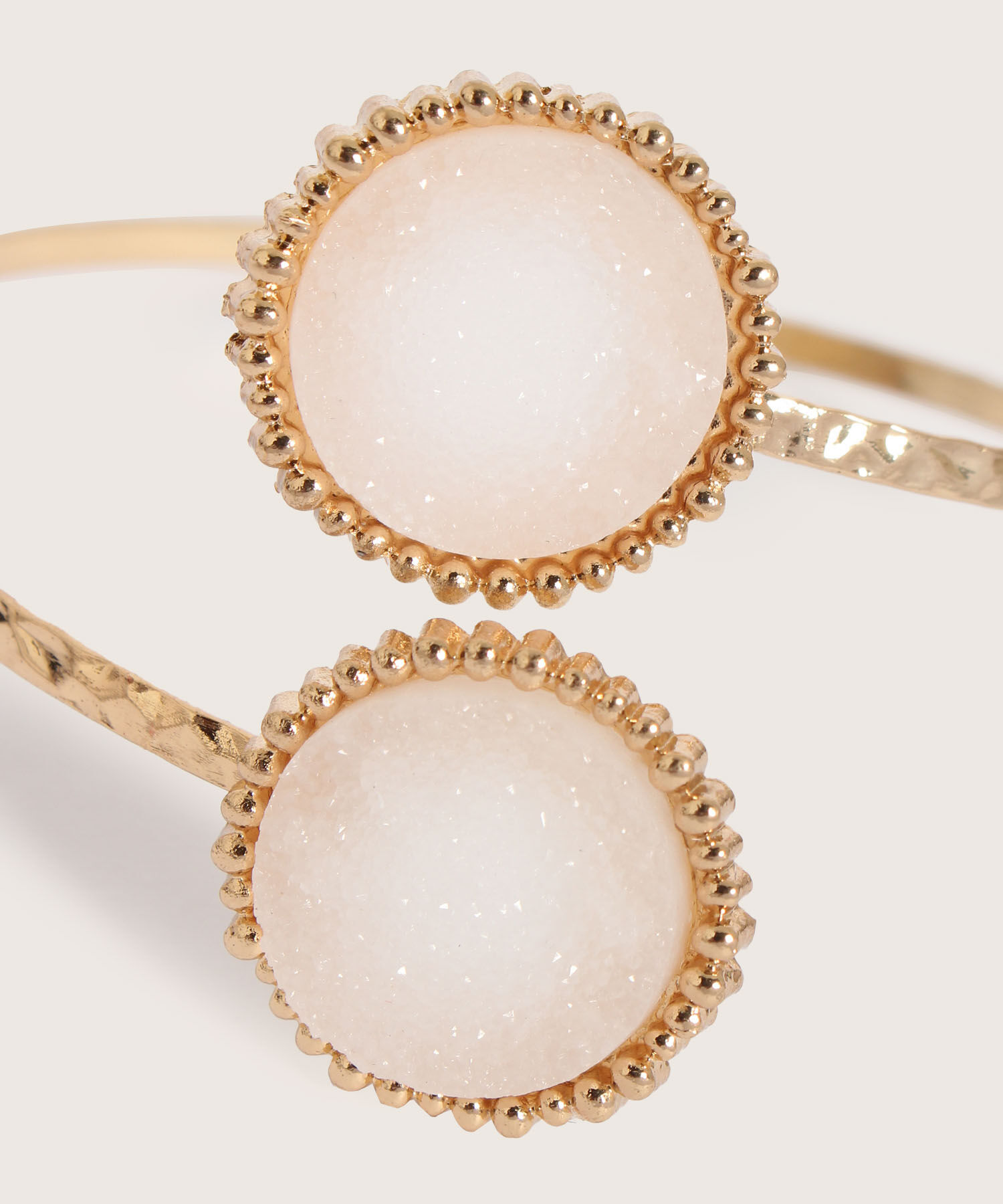Pulsera Con Detalles Circulares