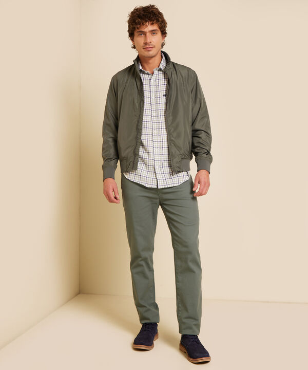 Pantalón 5 Bolsillos Unicolor Esencial