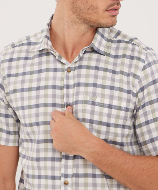 Camisa Manga Corta Con Bolsillo Y Silueta Regular Fit, Magia En El Caribe image number null