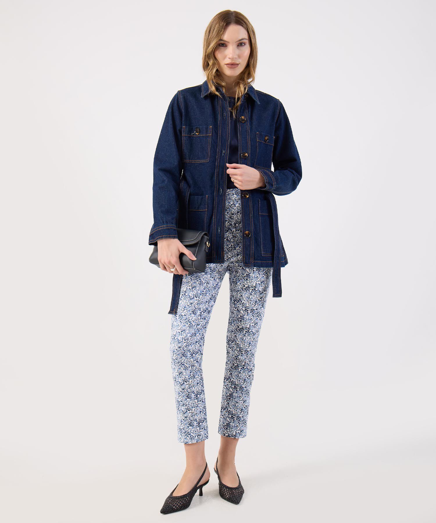 Pantalón Slim Fit Estampado Floral Tobillero