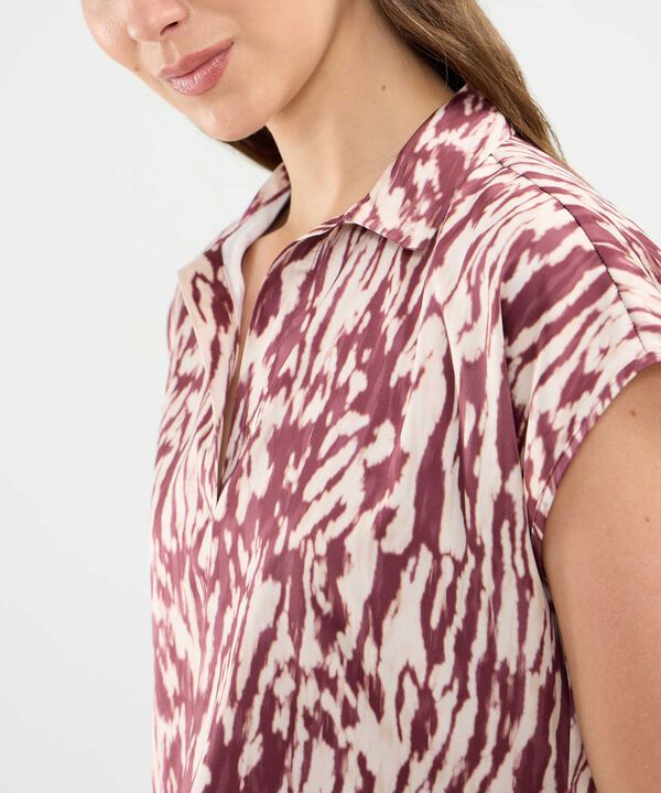 Blusa Manga Corta Corrida En Satin Para Mujer image number null