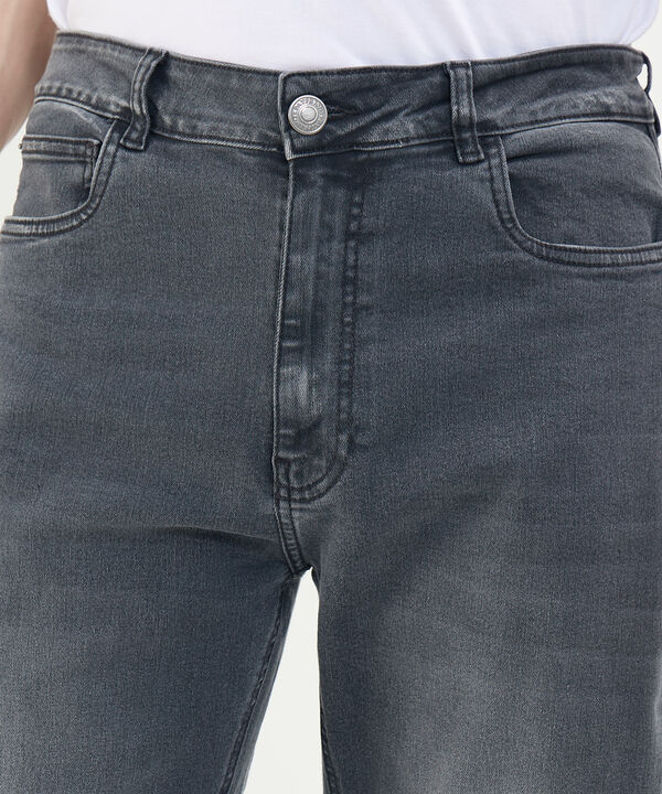 Jeans Regular Tono Negro image number null