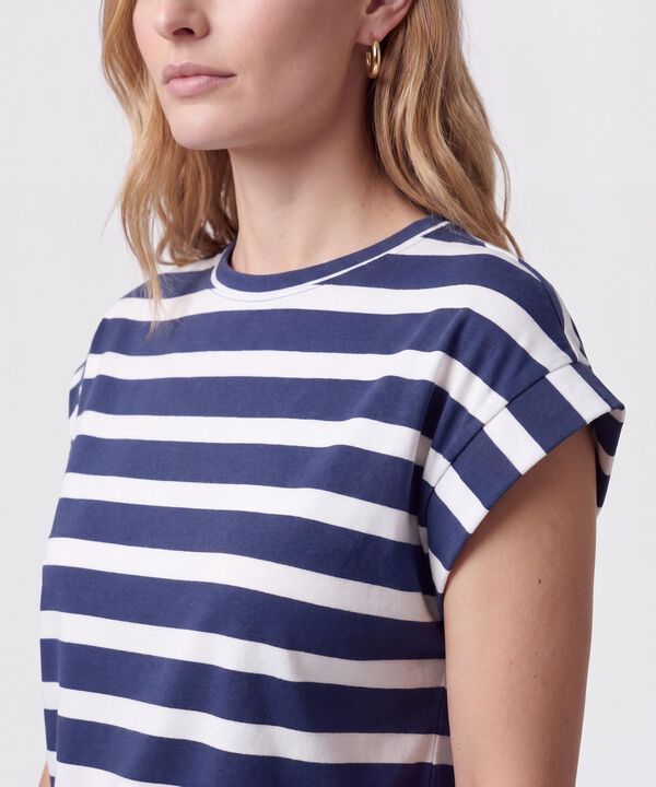 Camiseta Manga Rodada Para Mujer