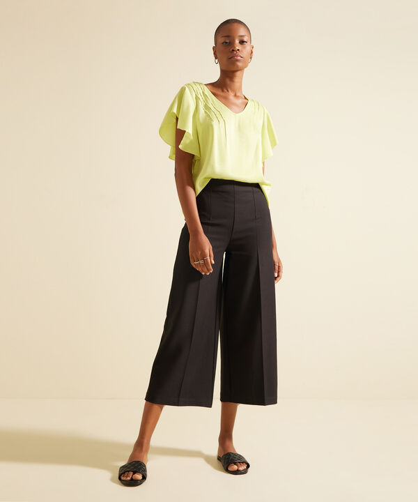 Blusa Manga Corta En Arandela Con Alforzas En Frente