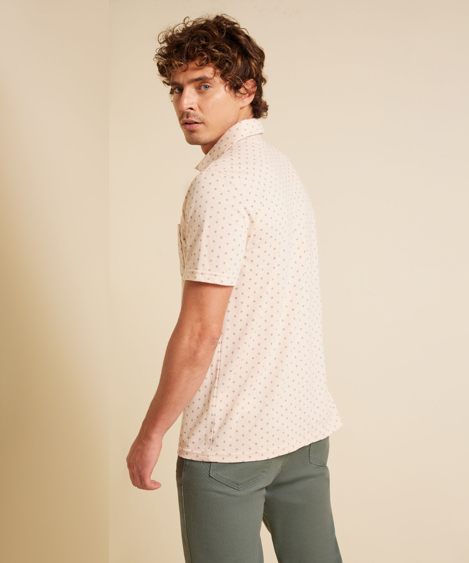 Polo Estampada, Cuello Duro Con Bolsillo Y Silueta Regular Fit