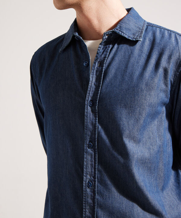 Camisa Manga Larga Sin Bolsillos Regular Fit Tono Azul Oscuro