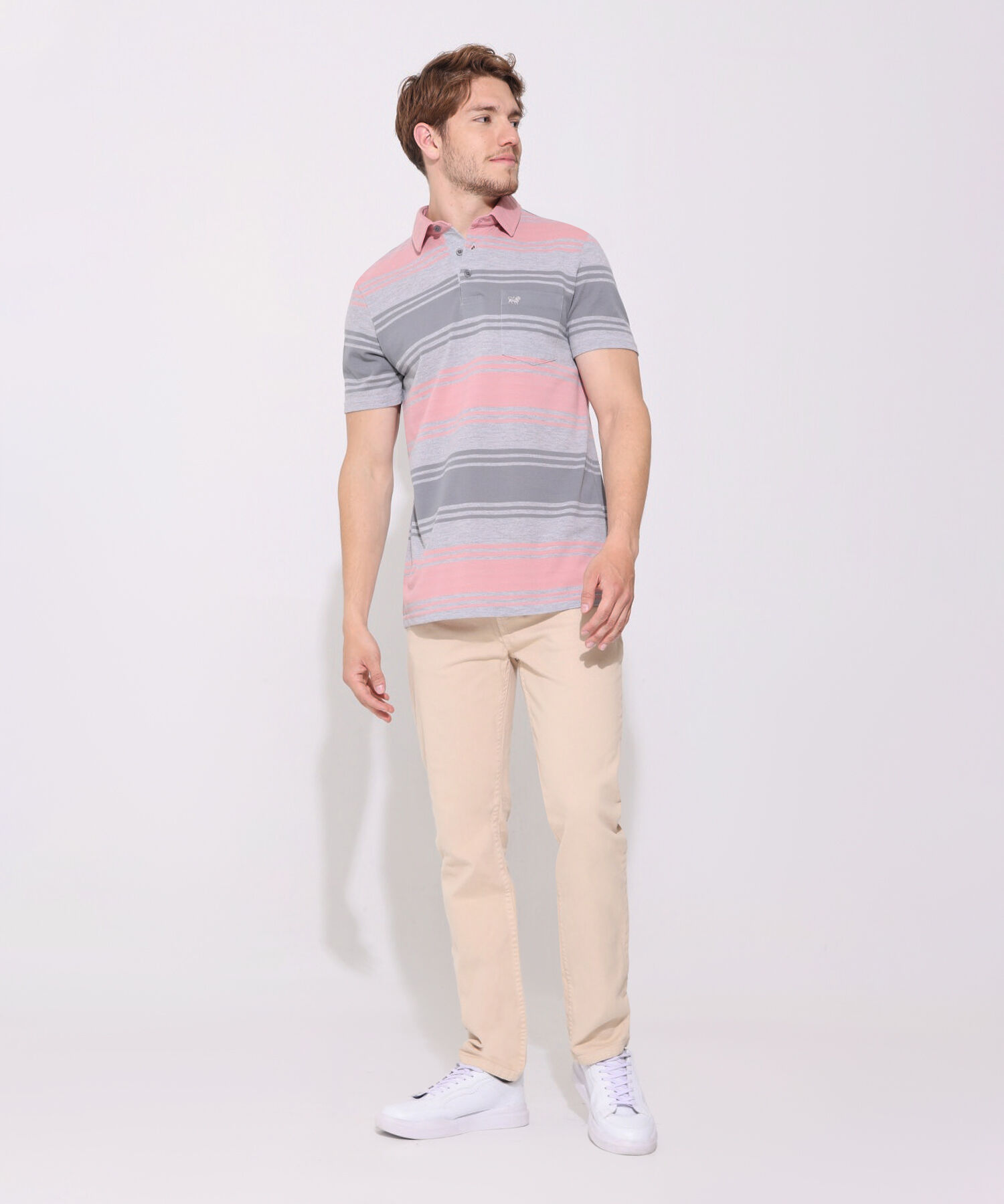 Polo Preteñida, Cuello Duro Con Bolsillo Y Silueta Regular Fit