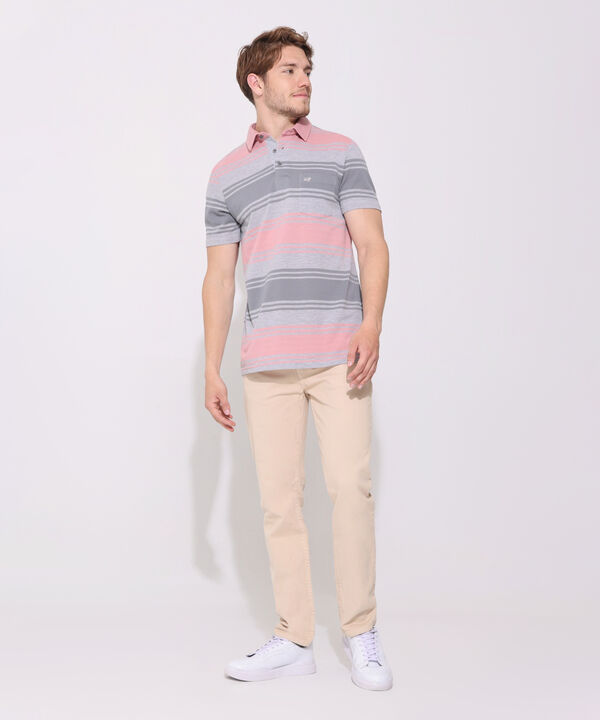 Polo Preteñida, Cuello Duro Con Bolsillo Y Silueta Regular Fit