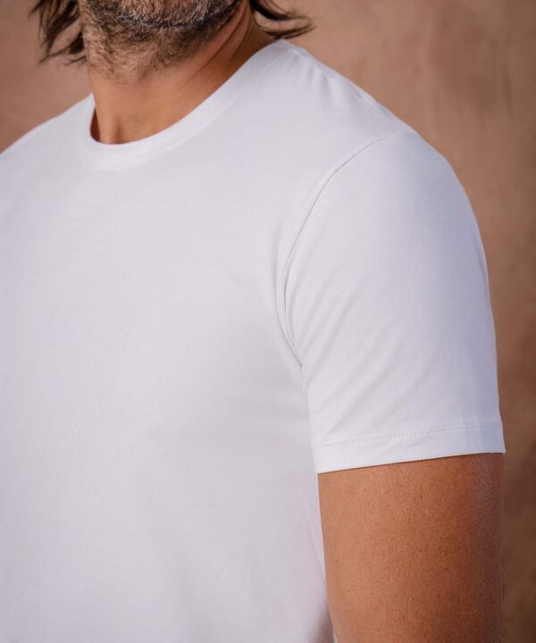 Camiseta Regular Fit Unicolor para Hombre image number null
