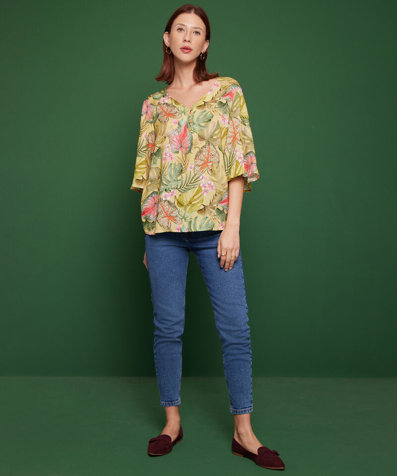 Blusa Estampada Con Botonadura Corta Al Beso En Frente, Manga Al Codo