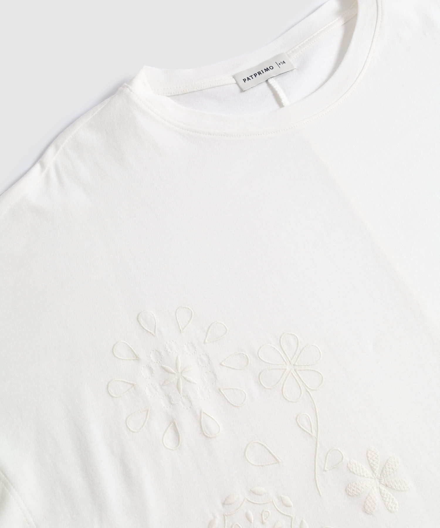 Camiseta Con Bordado Lateral Para Mujer Curvy