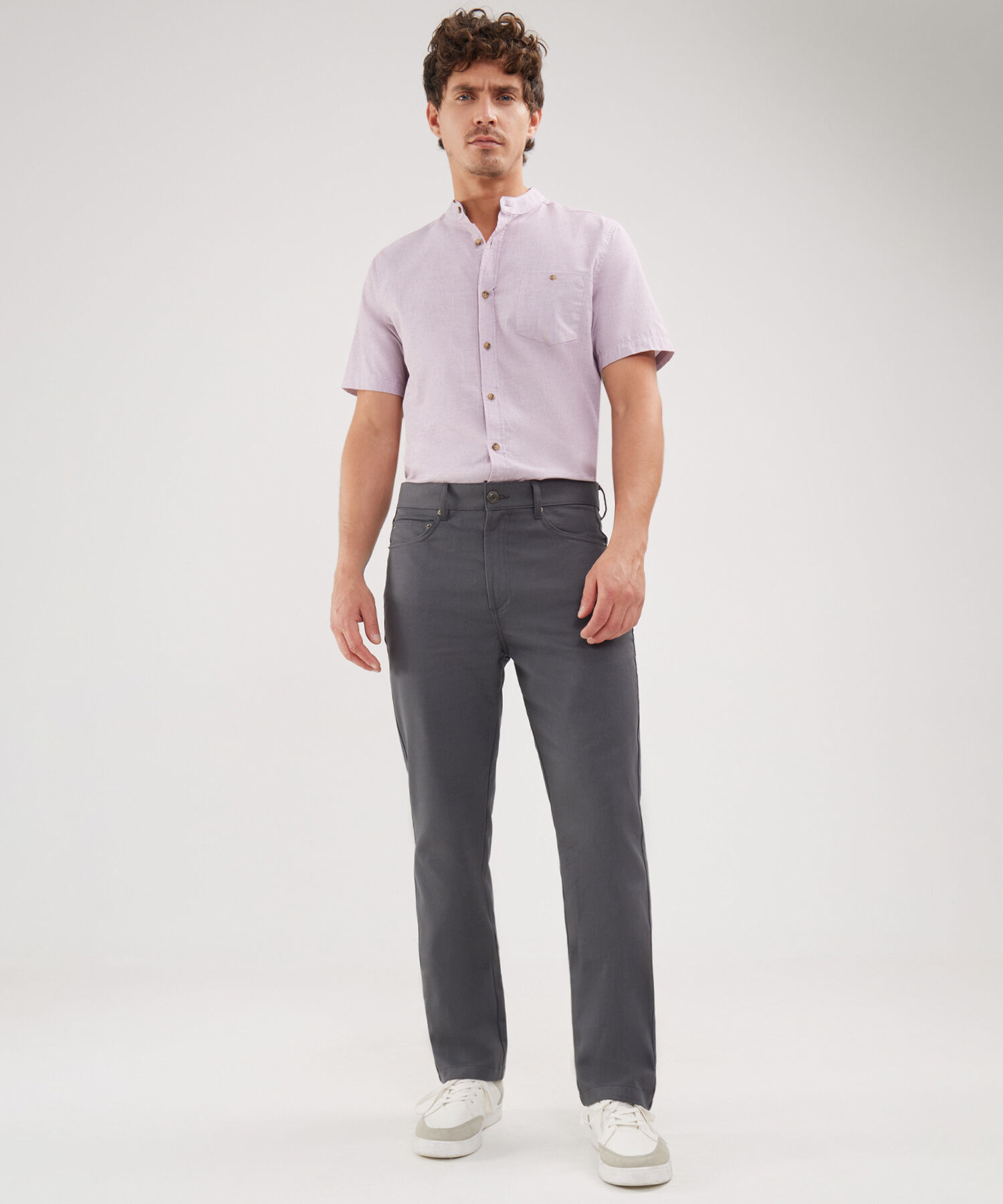 Pantalon Unicolor, 5 Bolsillos, Silueta Regular Fit