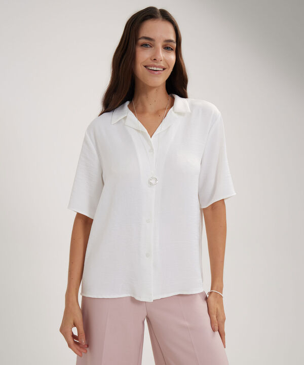 Camisa Cuello Resort Unicolor image number null