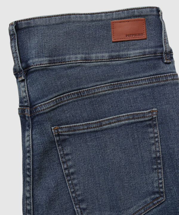 Jean Skinny Tono Azul Medio Claro 2 Botones image number null