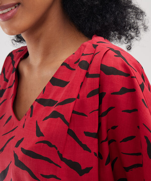 Blusa Con Pliegues En Hombro image number null