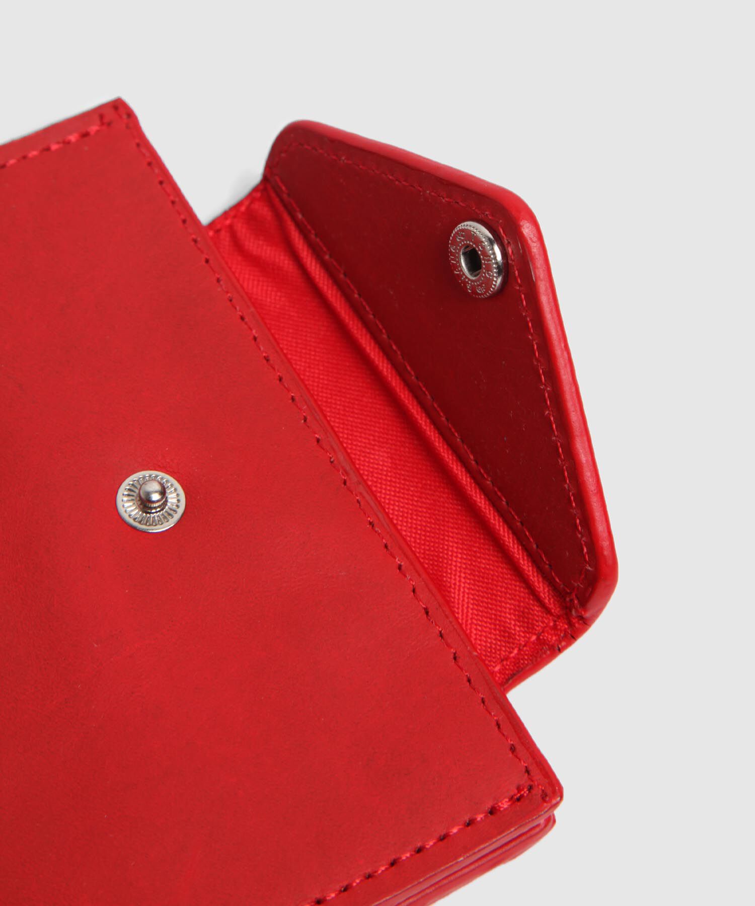 Tarjetero De Mujer Con Textura Y Solapa Tipo Sobre