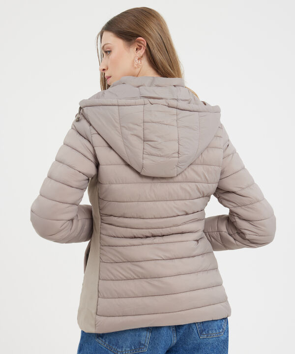Chaqueta Acolchada con Capota