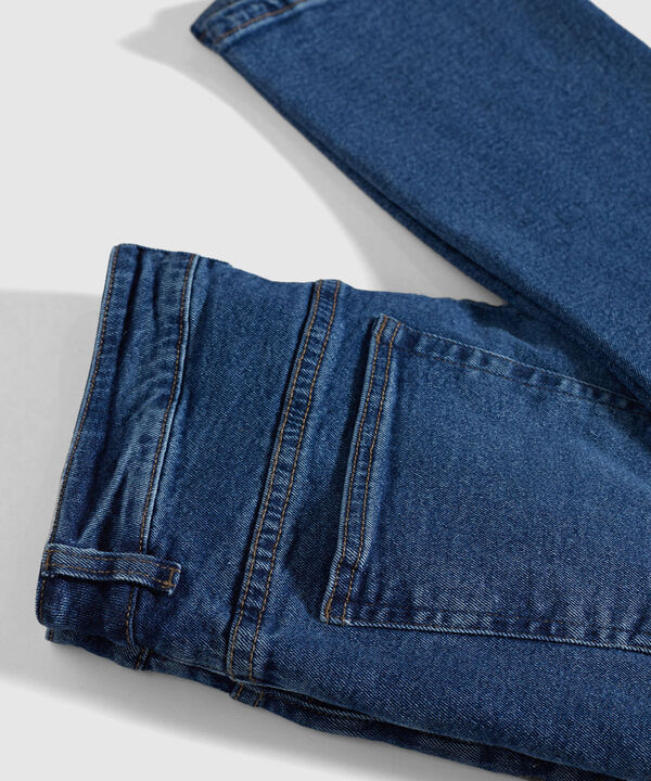 Jean Regular Fit  Con Desgaste