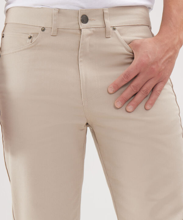 Pantalon Unicolor, 5 Bolsillos, Silueta Regular Fit image number null