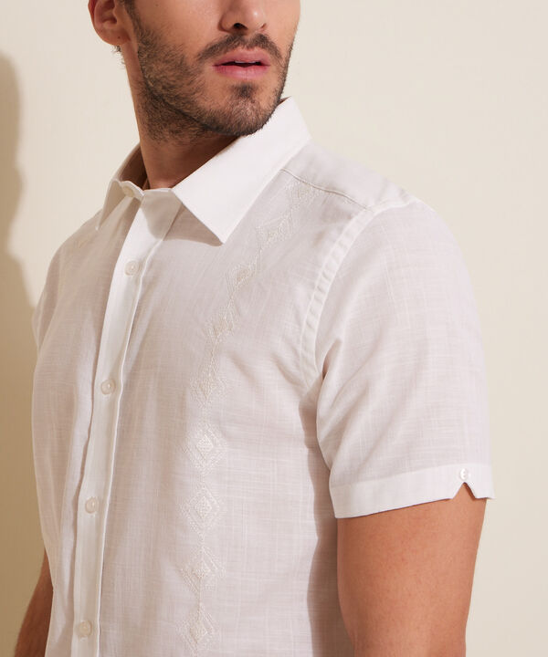 Camisa Guayabera Corta Con Bordado