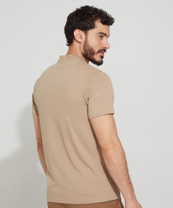 Polo Unicolor, Cuello Mao Tejido Con Cremallera En Cuello Y Silueta Slim Fit